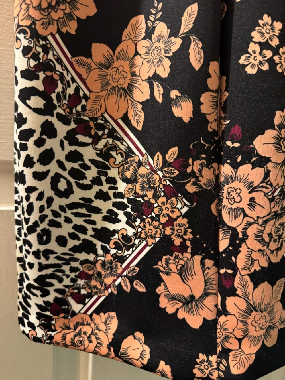 GUESS Body Con Floral & Animal Print scuba like fabric Dress XS - Picture 14 of 14